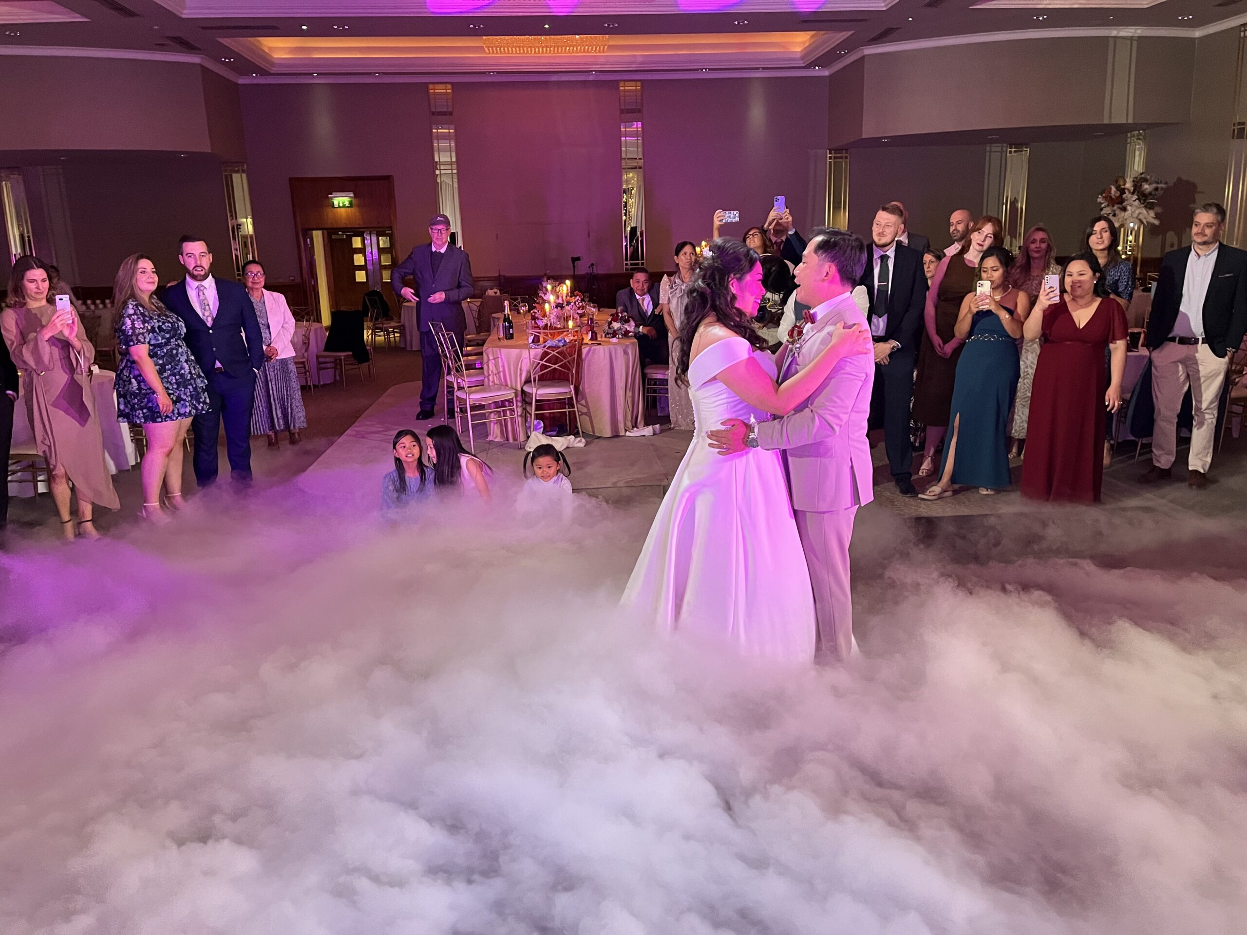 What Music Should You Play During Your Wedding Meal?