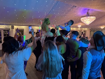 packed dance floor in rathsallagh house